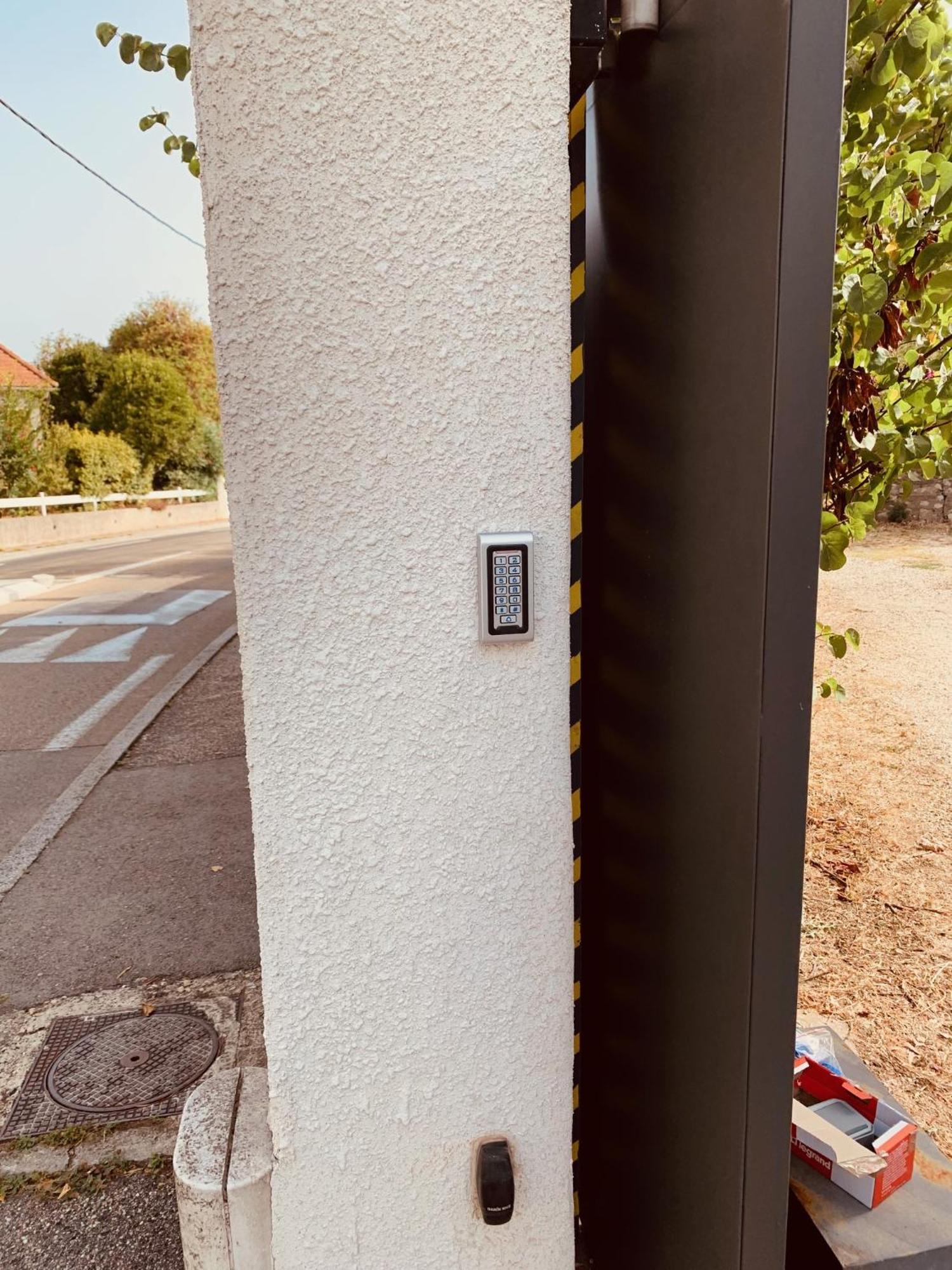 Appartement Independant Avec Jardin Et Acces Piscine Nîmes Exterior foto